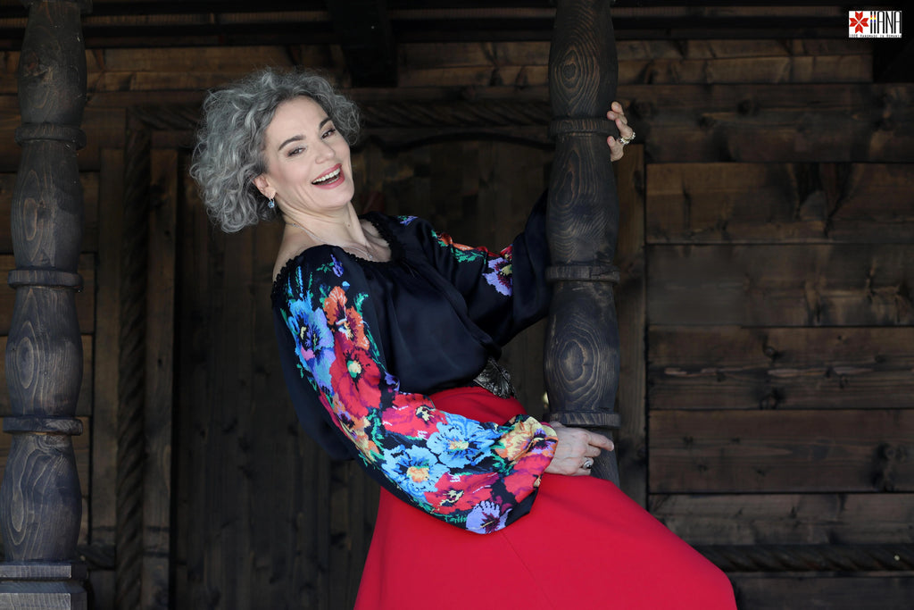 Bluza Ie Stilizata De Oras Cu Motive Florale Romanesti