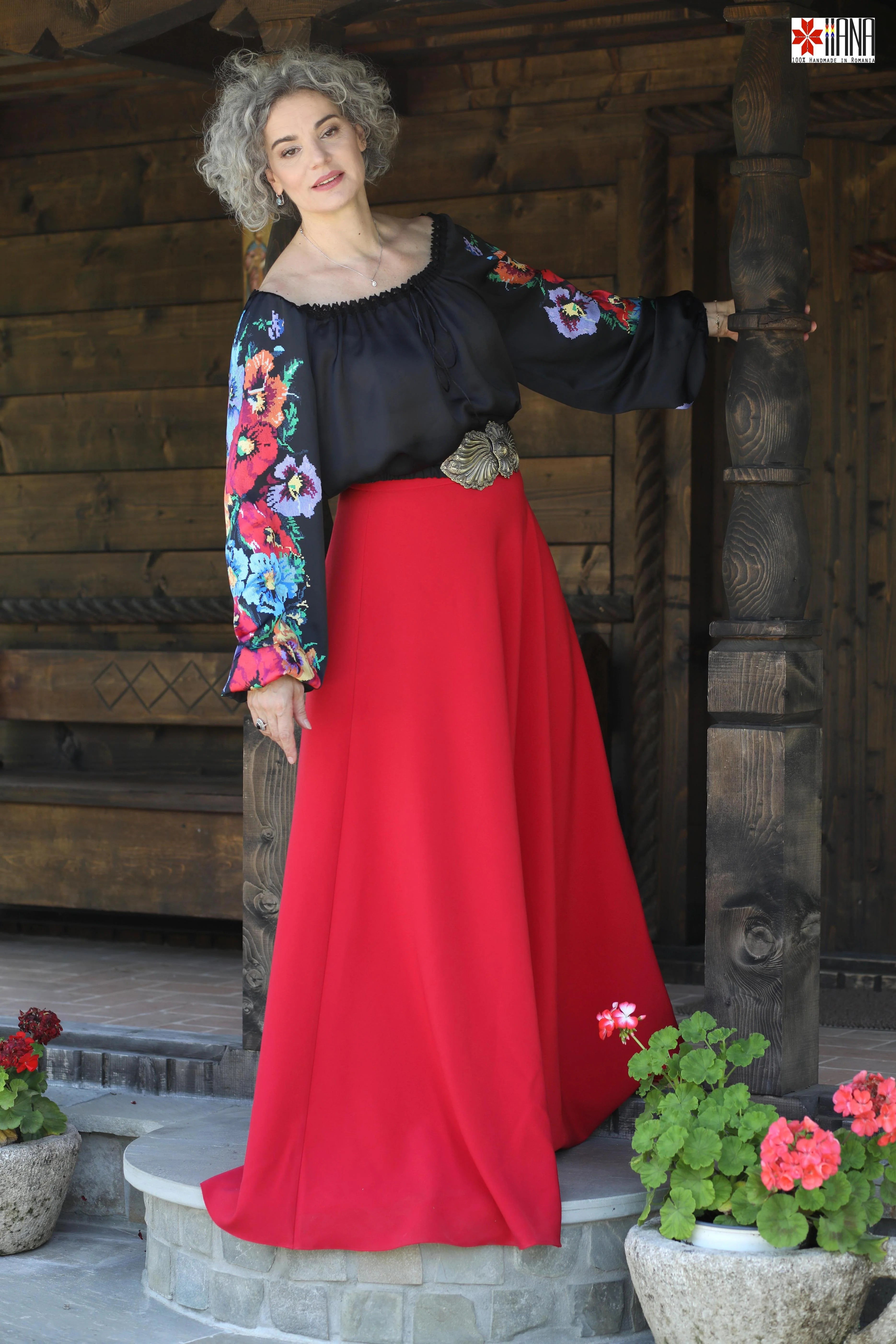 Bluza Ie Stilizata De Oras Cu Motive Florale Romanesti