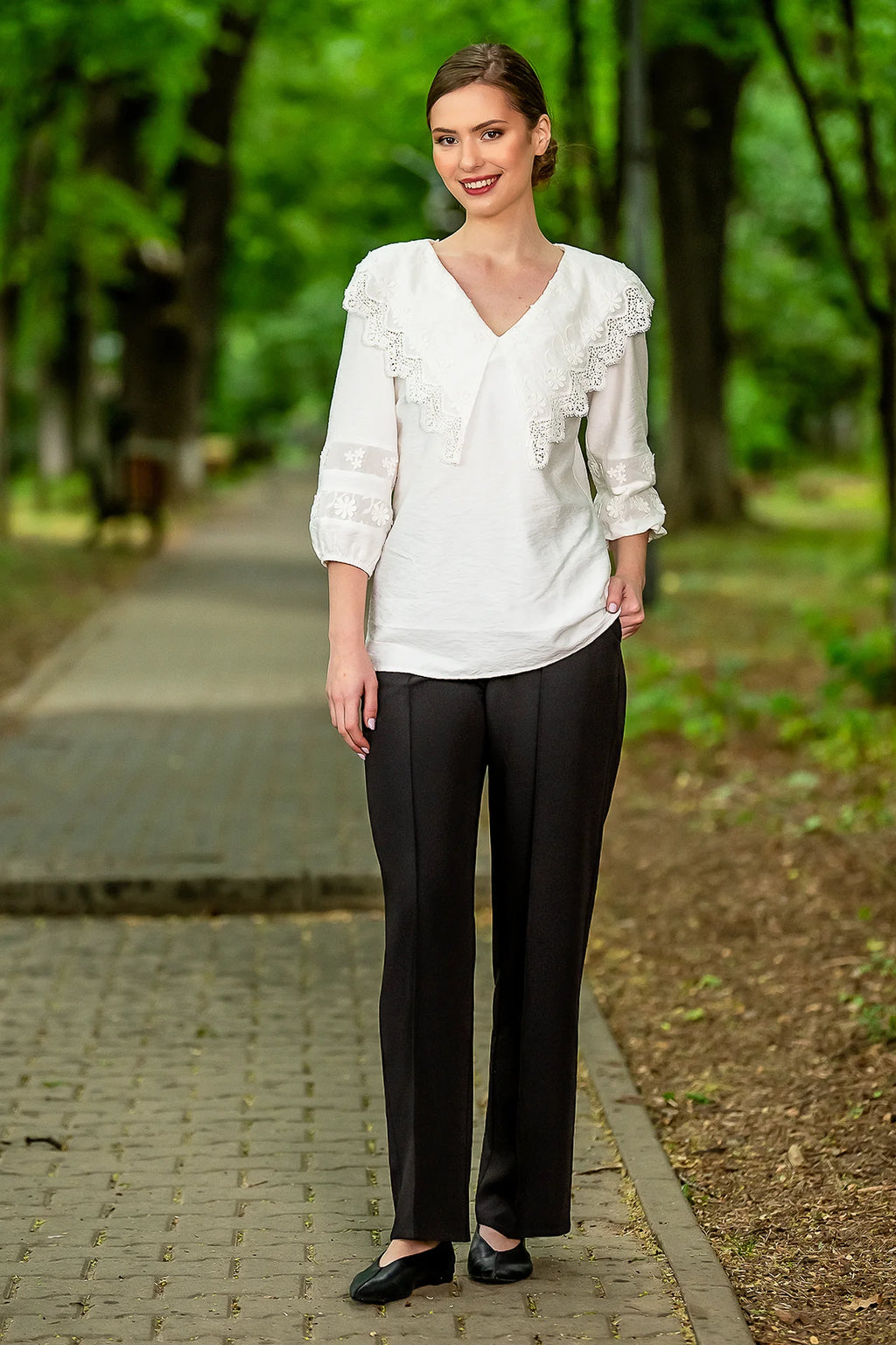 Bluza Alba Cu Guler Din Broderie Tridimensionala