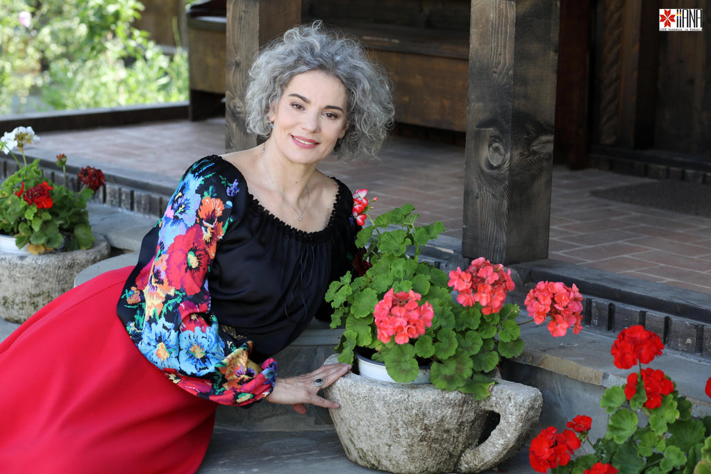 Bluza Ie Stilizata De Oras Cu Motive Florale Romanesti