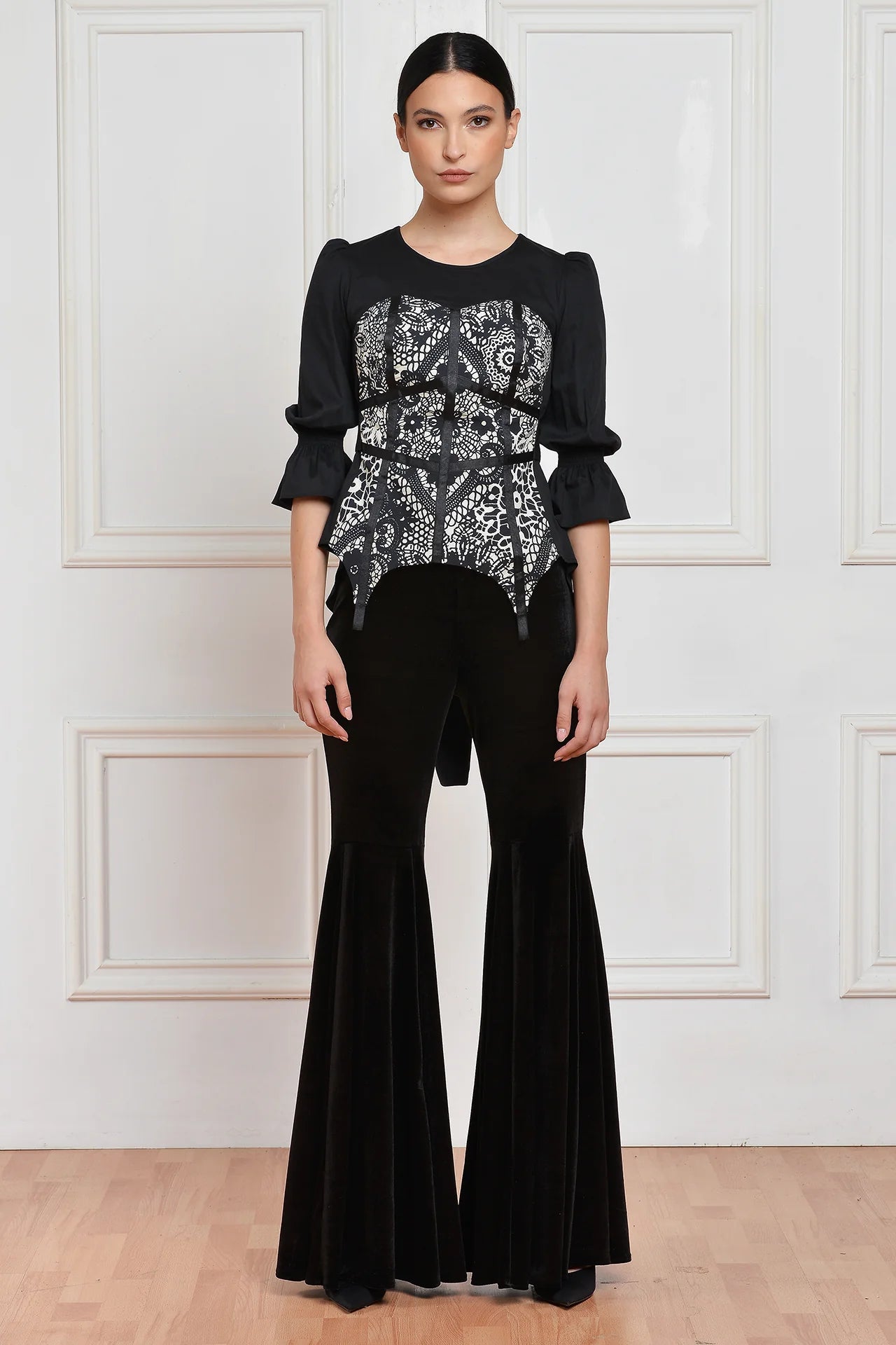 Bluza Neagra cu Corset Laseta