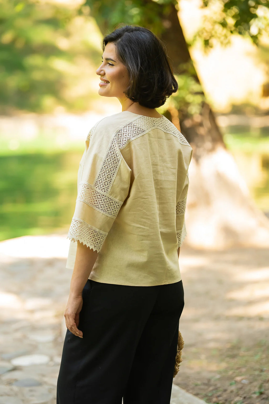 Bluza chimono crem cu dantela traditionala