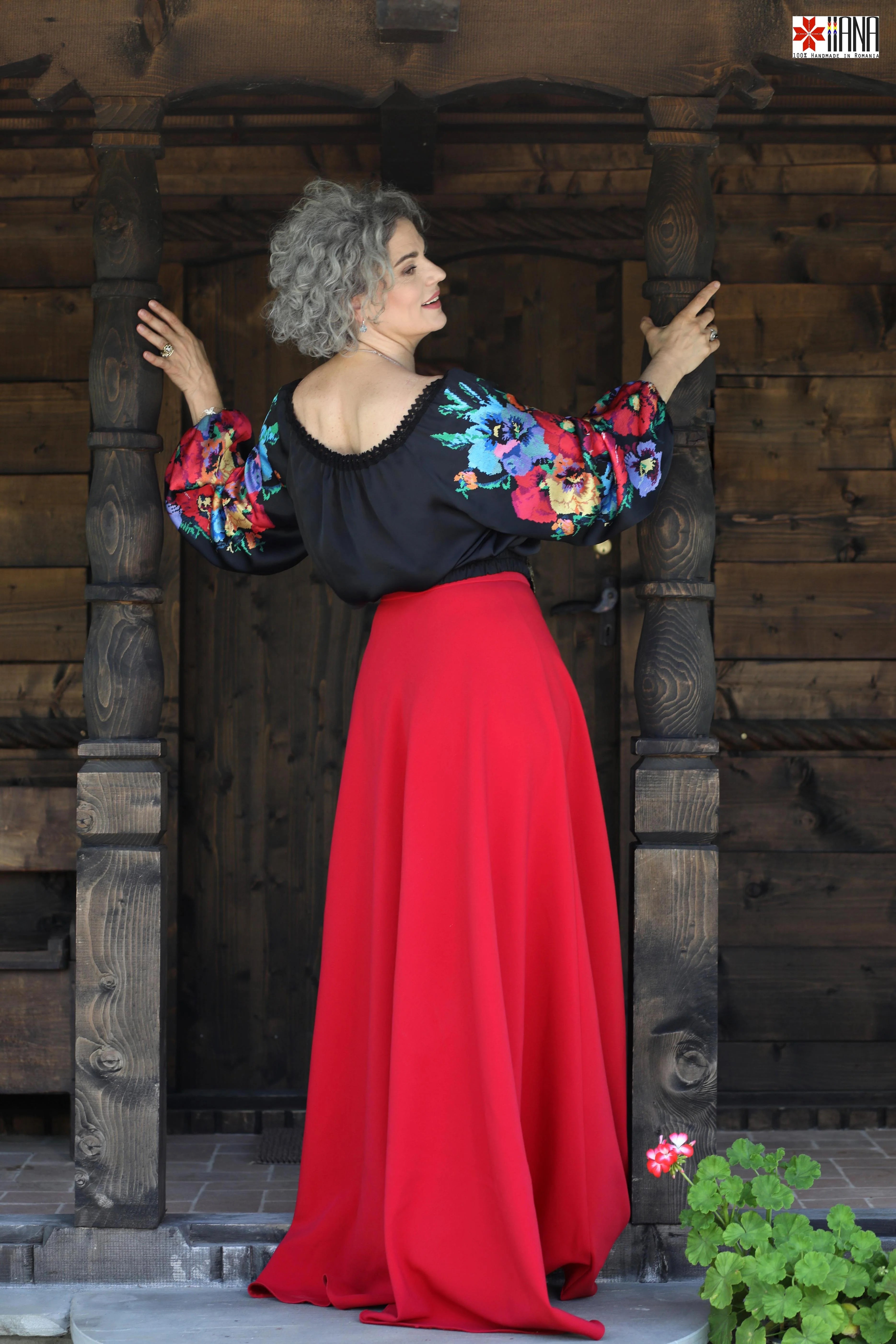 Bluza Ie Stilizata De Oras Cu Motive Florale Romanesti