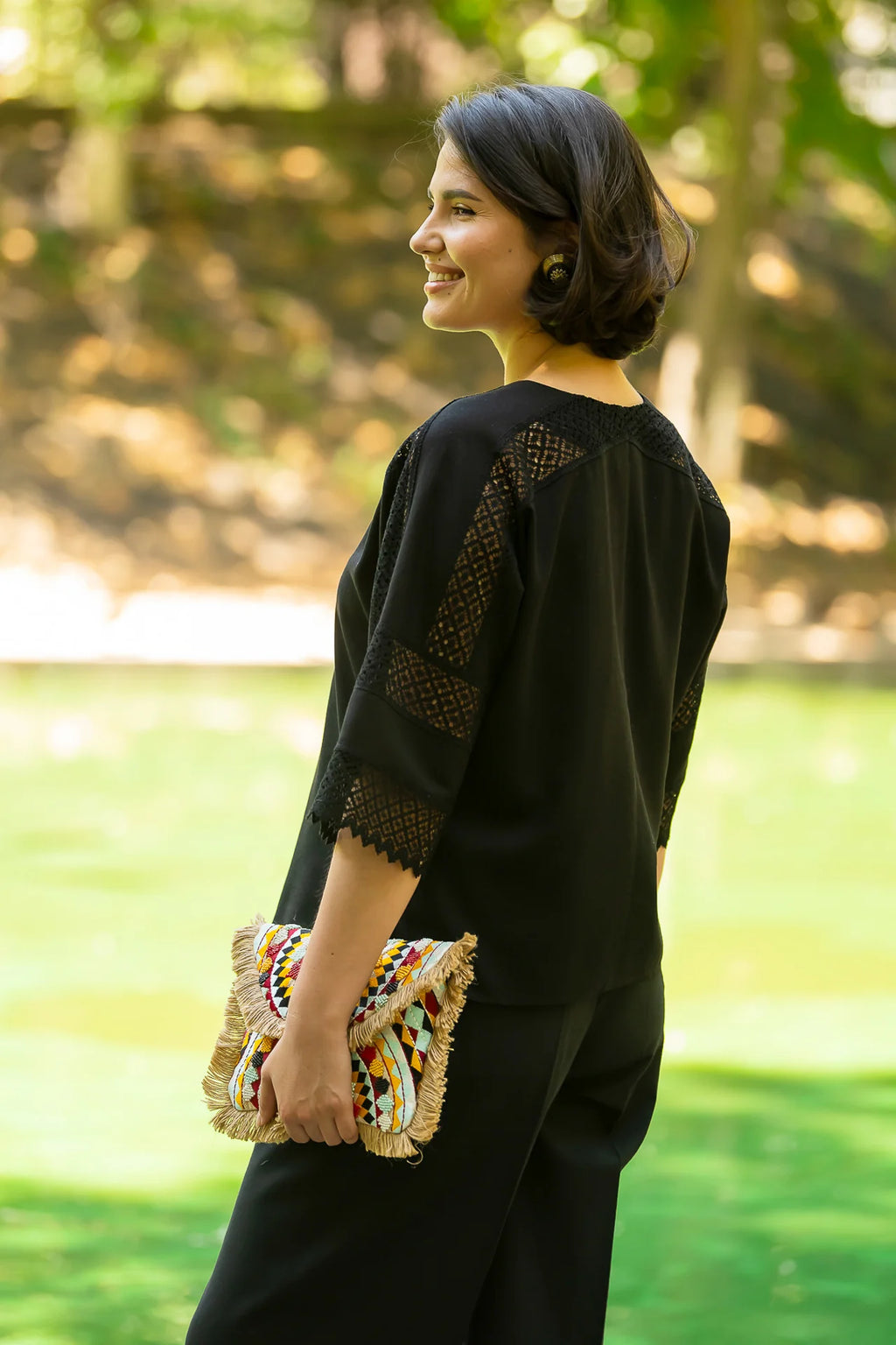 Bluza chimono neagra cu dantela traditionala