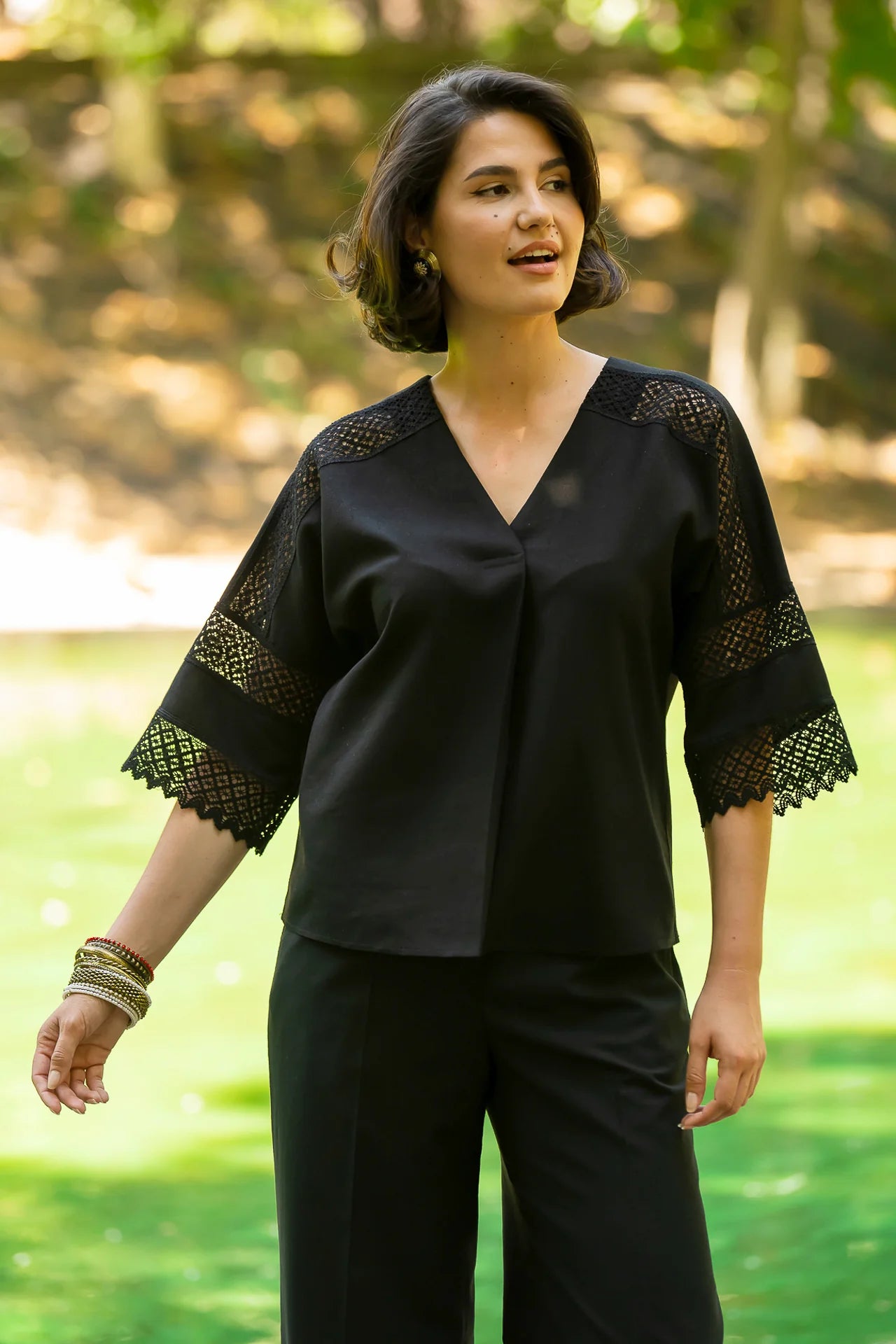 Bluza chimono neagra cu dantela traditionala