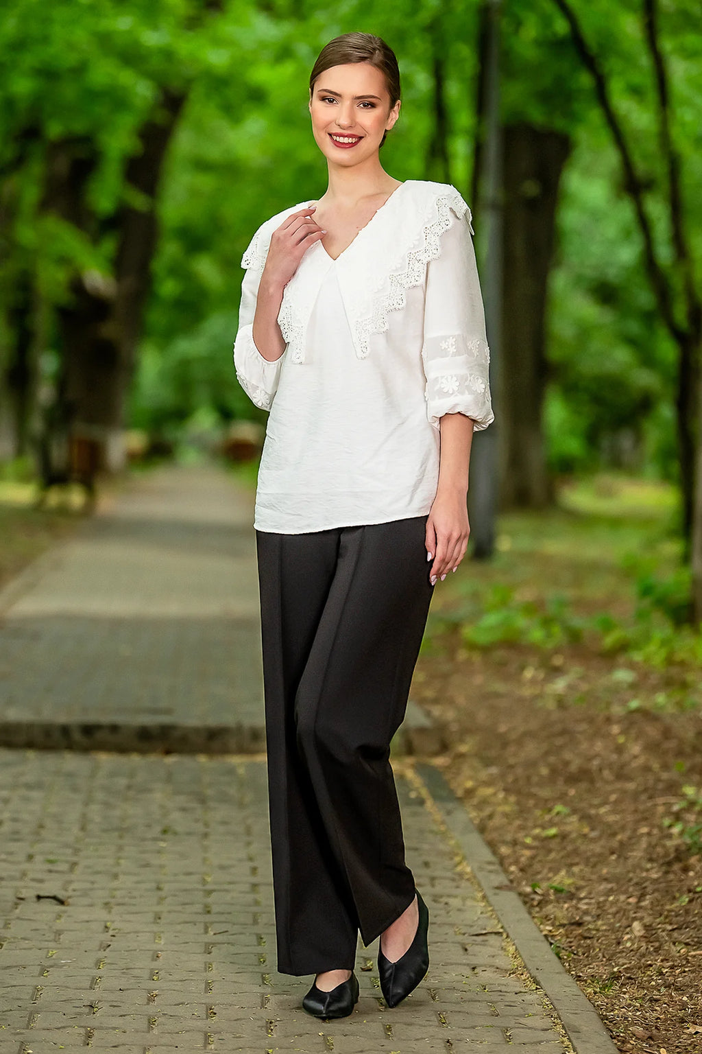 Bluza Alba Cu Guler Din Broderie Tridimensionala