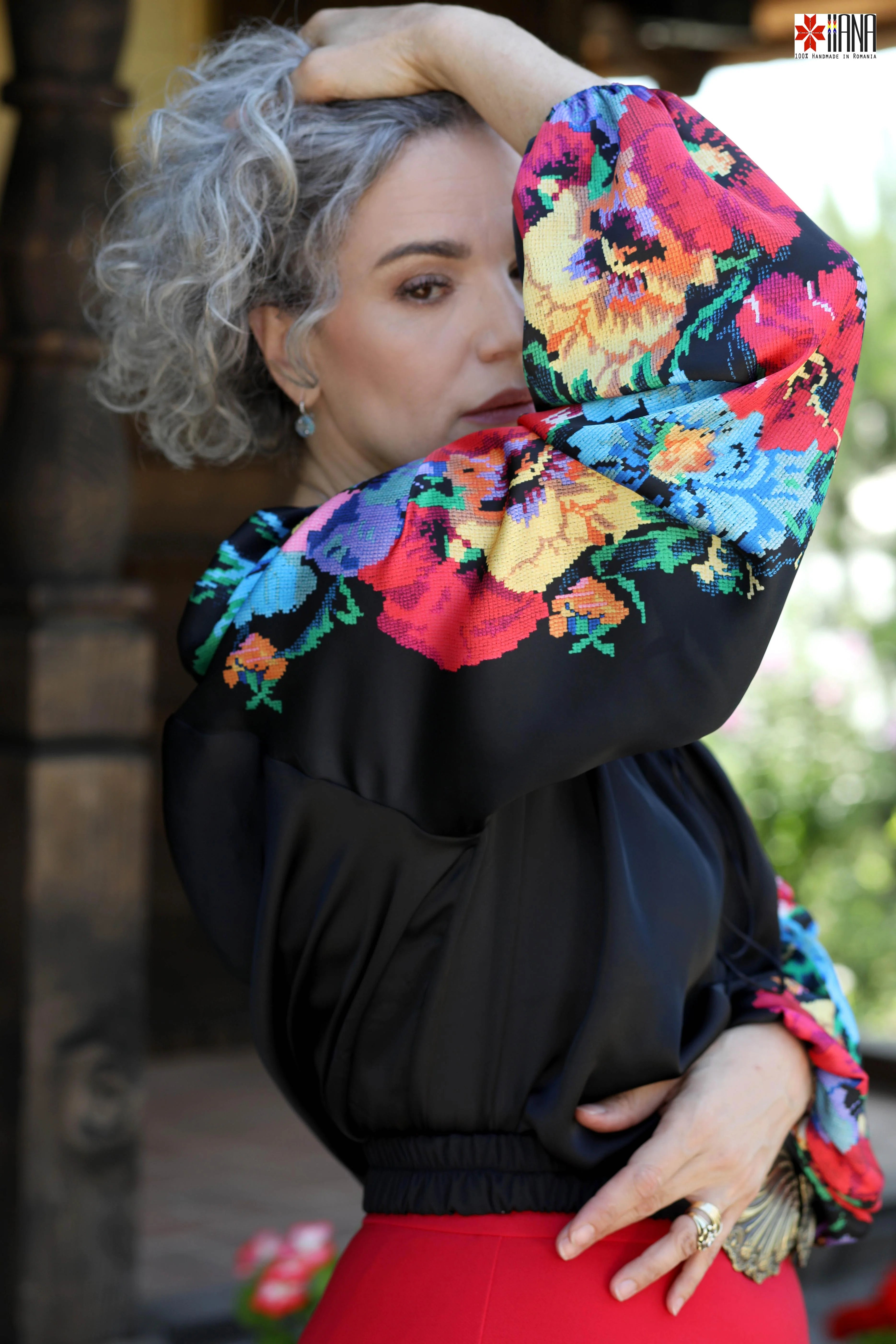 Bluza Ie Stilizata De Oras Cu Motive Florale Romanesti