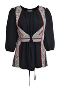 Bluza neagra cu pieptar tesut alba
