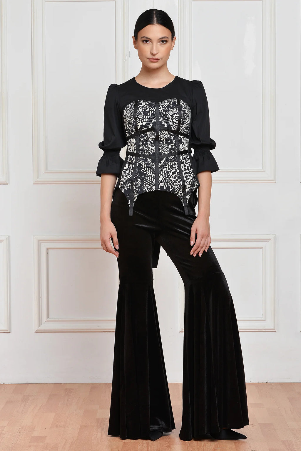 Bluza Neagra cu Corset Laseta