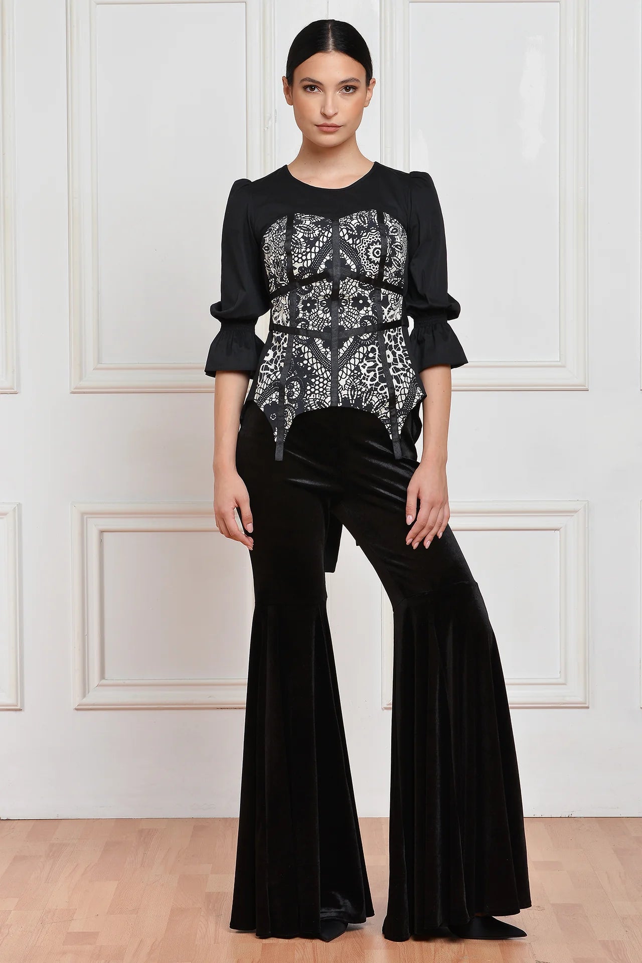 Bluza Neagra cu Corset Laseta